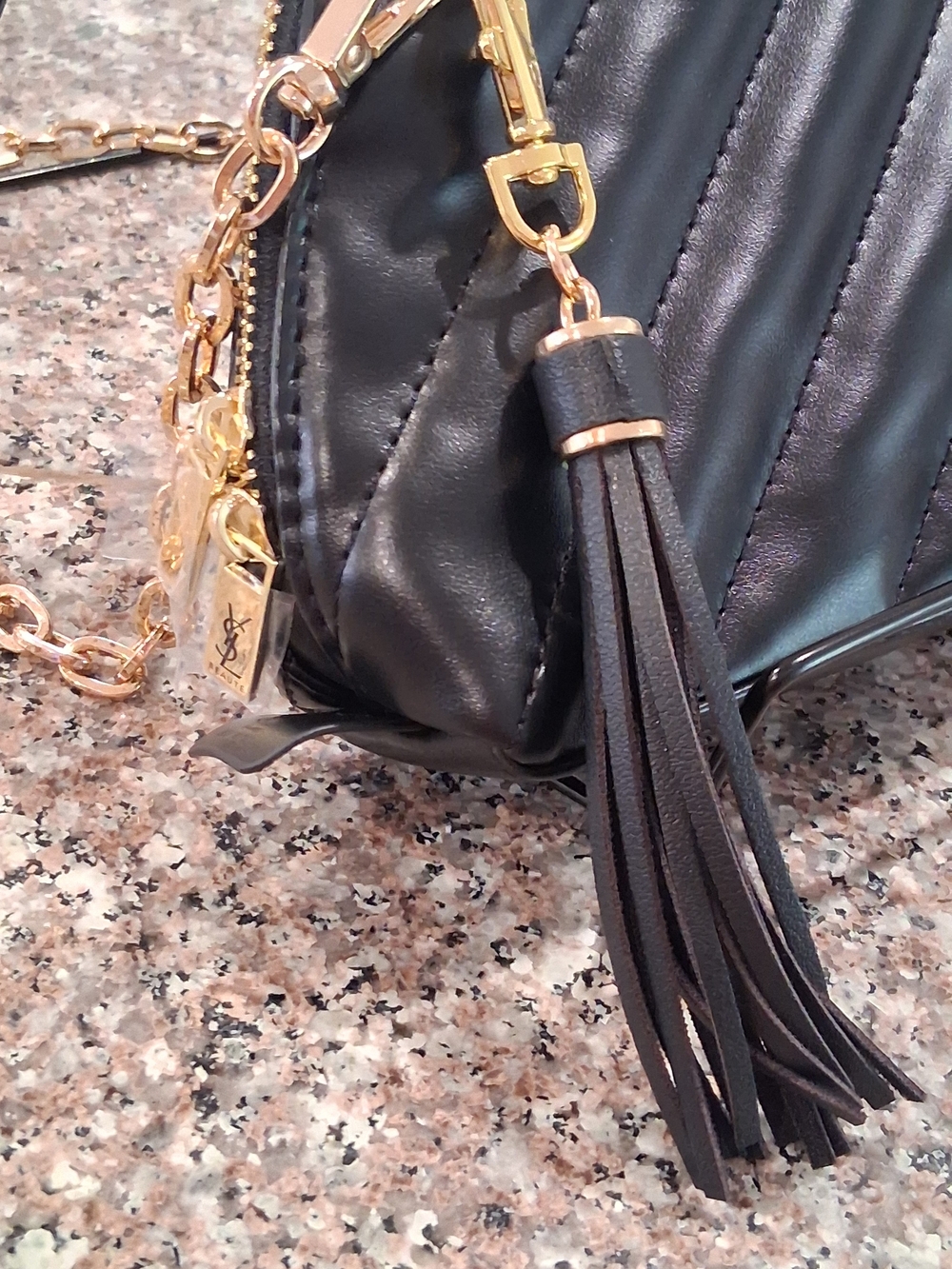 Black Quilted Crossbody with Tassel and Gold Chain Strap.New - Picture 7 of 10